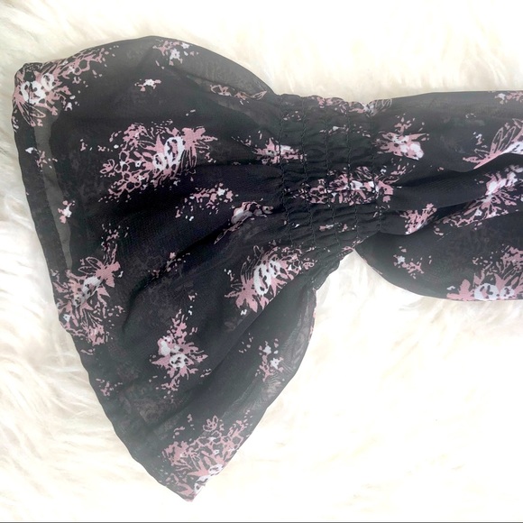 Almost Famous Cropped puff sleeve Top Smocked Sz. Large - Picture 2 of 7